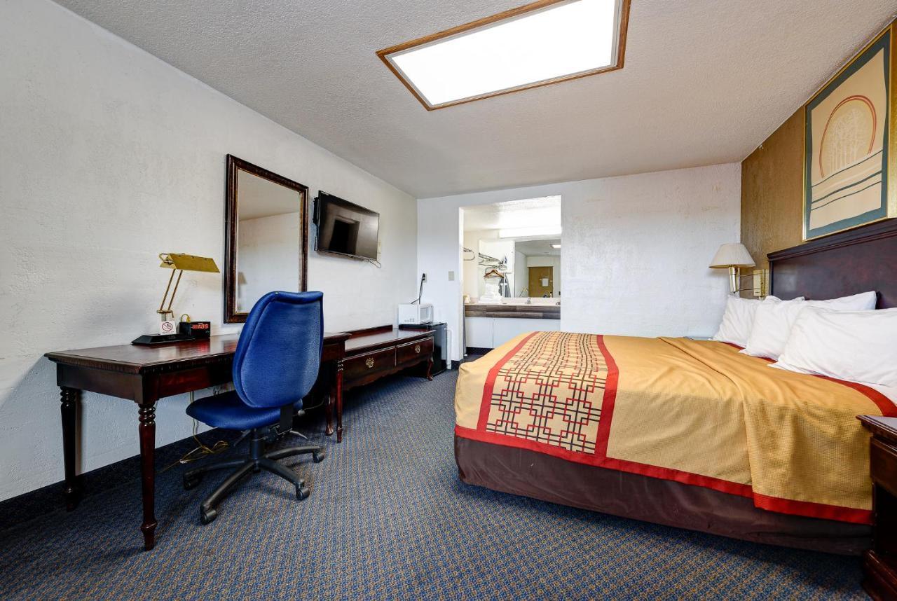 Guest Inn Роджерс Екстер'єр фото