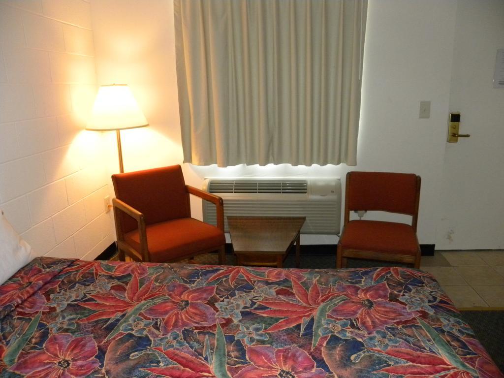 Guest Inn Роджерс Екстер'єр фото