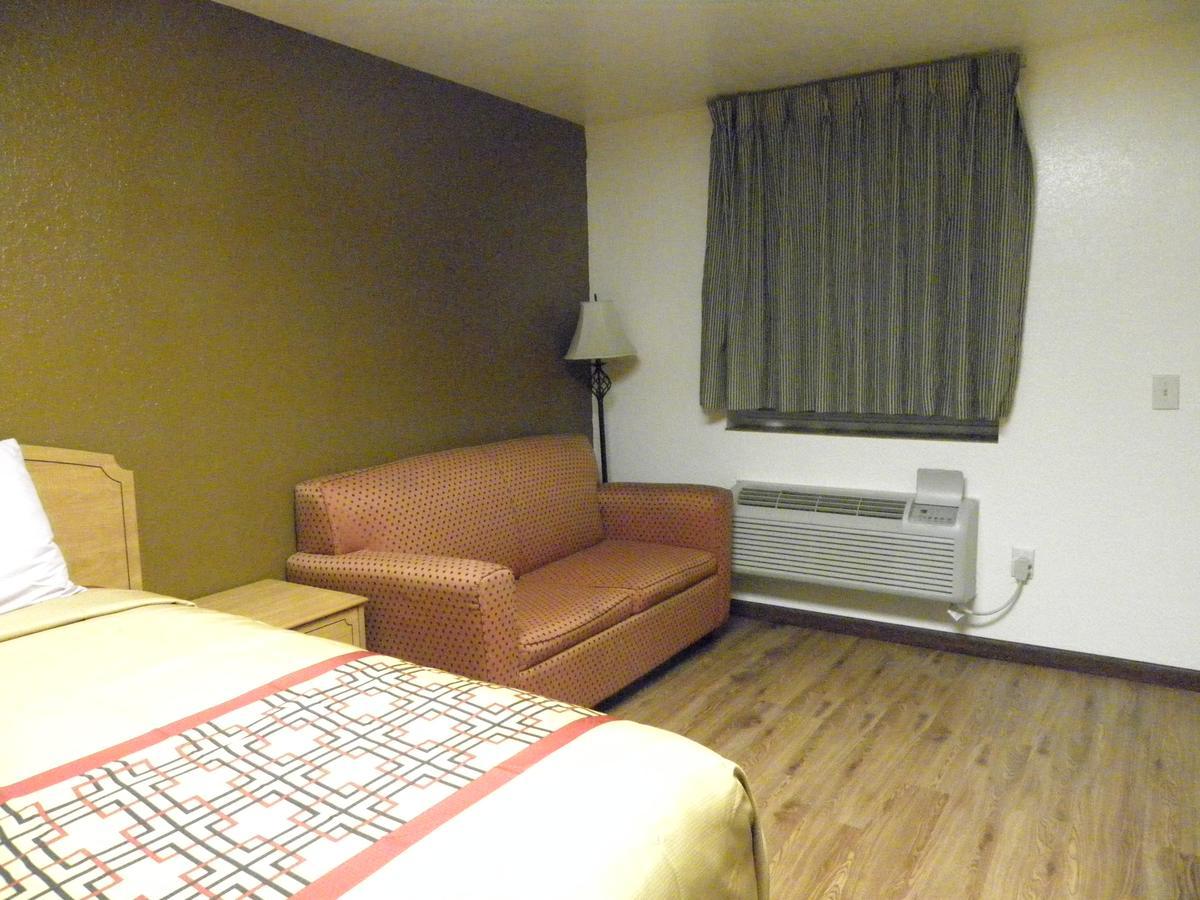 Guest Inn Роджерс Екстер'єр фото